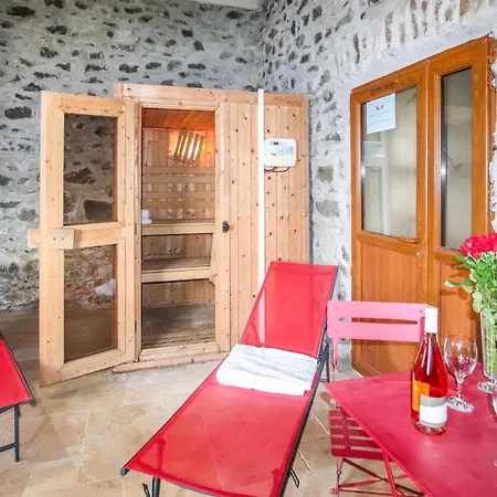 Pet Friendly In With Sauna *